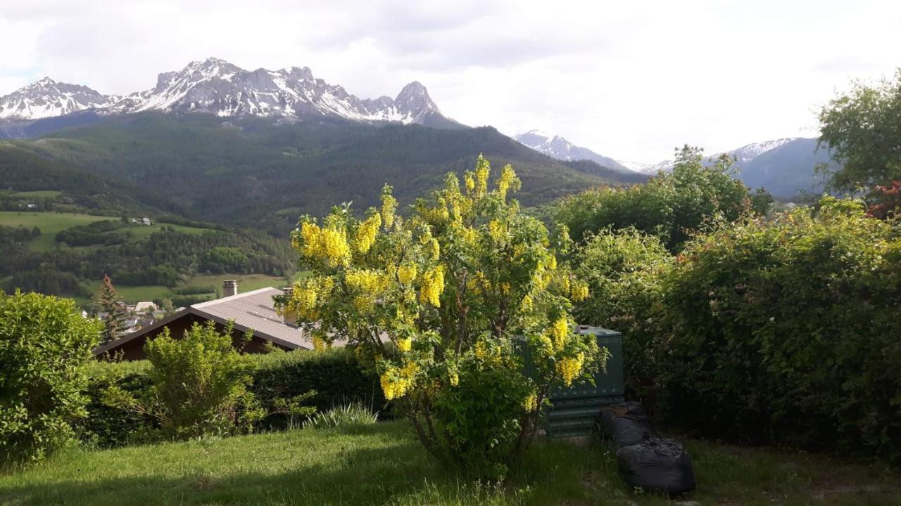 Chardon Bleu Appartement Chambre Cuisine Coin A Manger Sanitaires Salle D'Eau Barcelonnette Ngoại thất bức ảnh